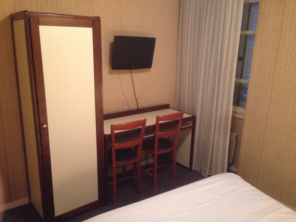 Hotel De L'Abbaye Sauxillanges 部屋 写真