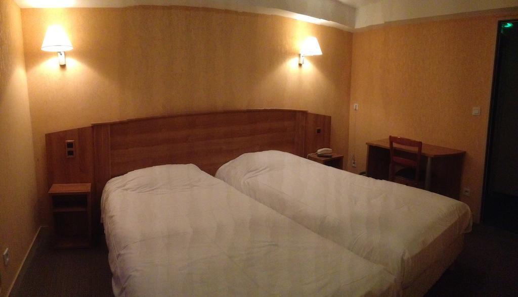 Hotel De L'Abbaye Sauxillanges 部屋 写真
