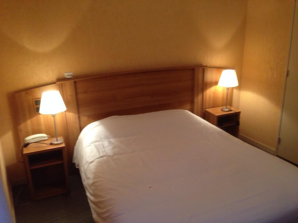 Hotel De L'Abbaye Sauxillanges 部屋 写真