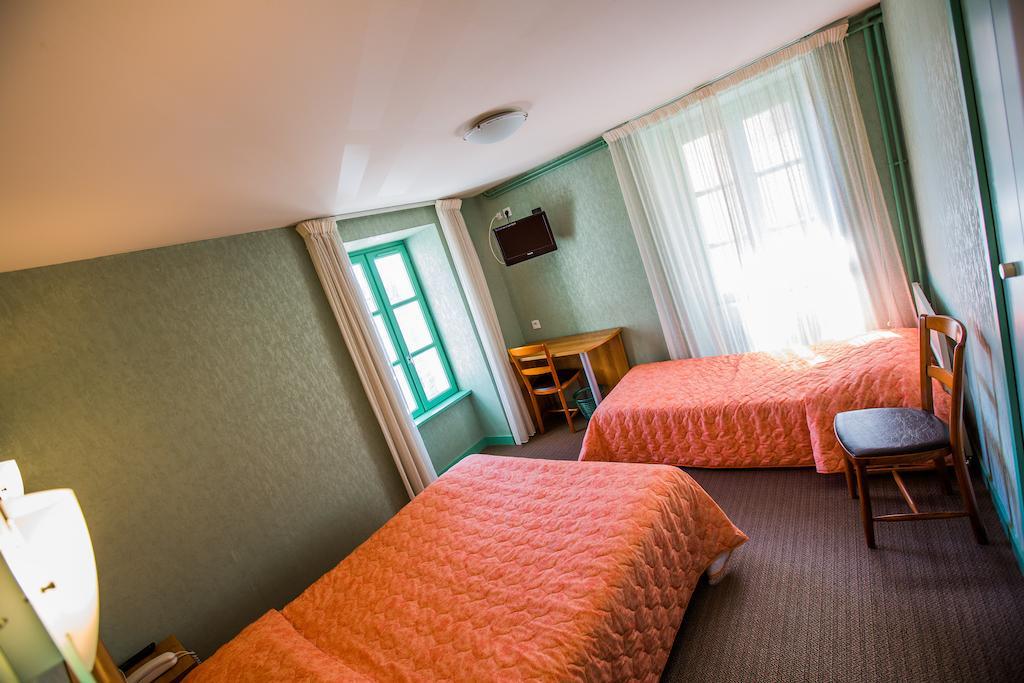 Hotel De L'Abbaye Sauxillanges 部屋 写真